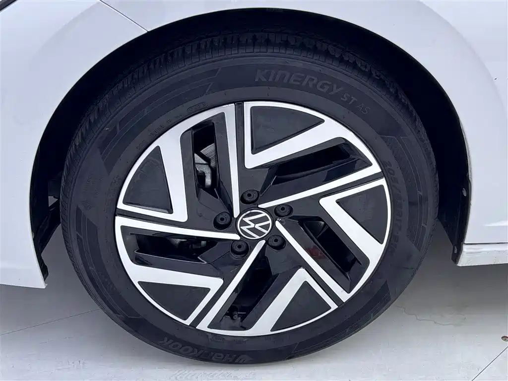 Volkswagen Sagitar 2023 300TSI DSG Beyond Edition