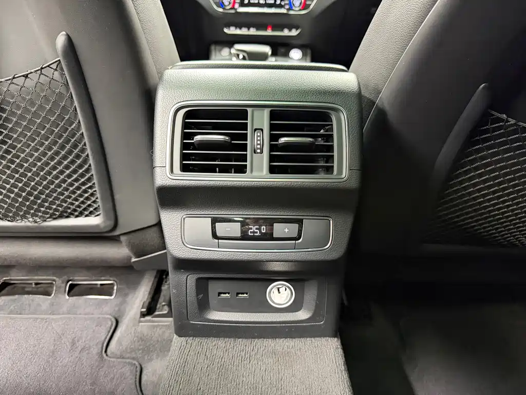 Audi Q5L 2018 40 TFSI Fashion Edition China VI