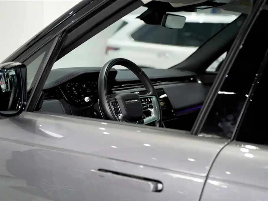 Range Rover 2023 3.0 L6 360PS Vogue Edition