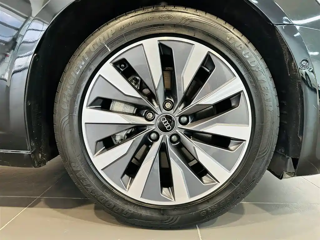 Audi A6L 2024 45 TFSI Zhenxuan Dynamic Edition