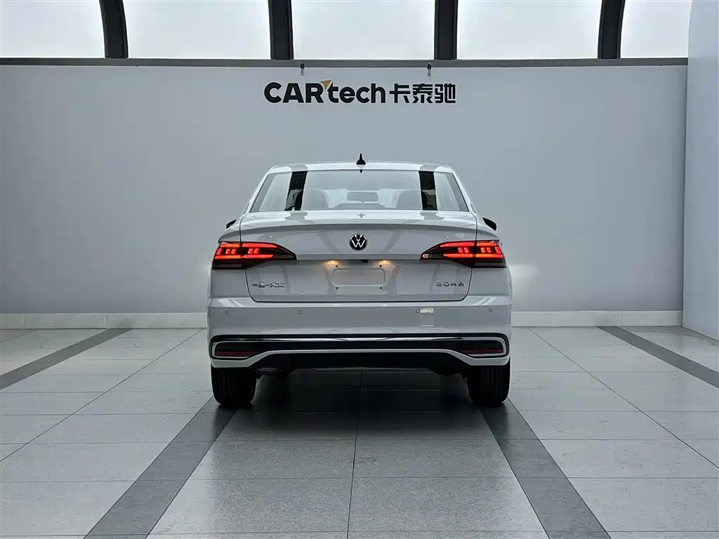 Bora 2025 Facelift 200TSI DSG Yuexing Navigation Edition