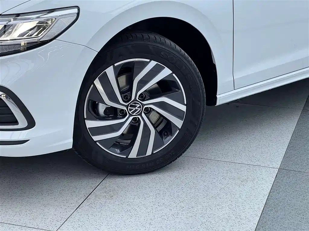 Bora 2025 Facelift 200TSI DSG Yuexing Navigation Edition