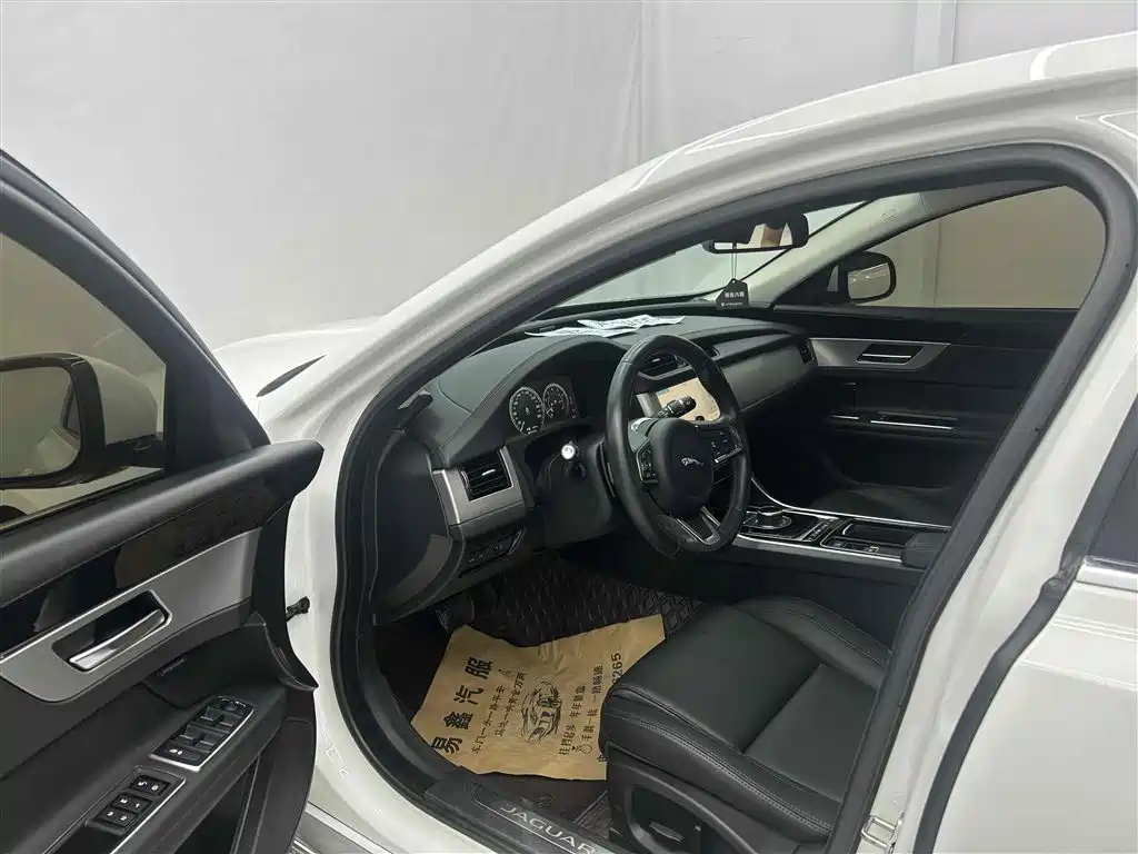 Jaguar XFL 2020 XFL 2.0T P200 RWD Elite Edition