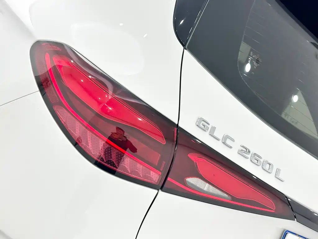 Mercedes-Benz GLC 260 L 4MATIC Luxury 5-seater