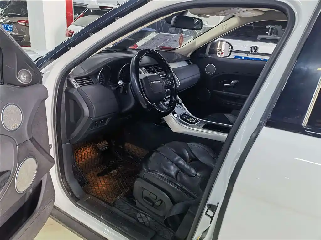 Range Rover Evoque 2015 2.0T 5-door HSE