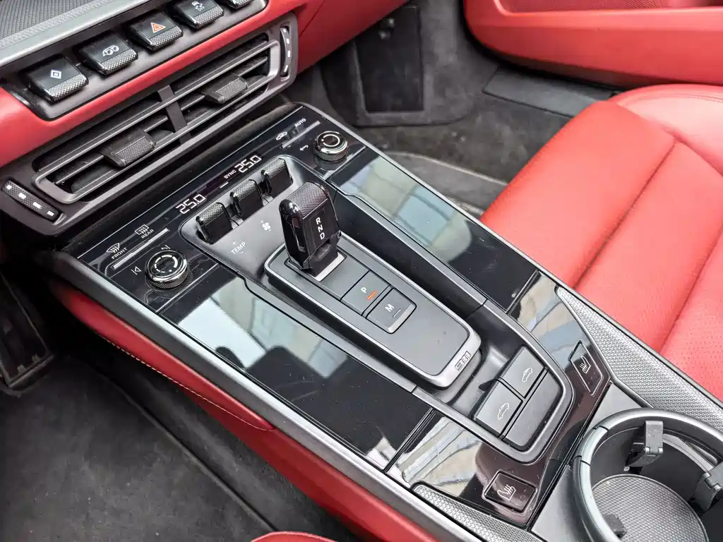 Porsche 911 Targa 4 3.0T