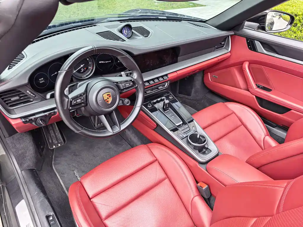 Porsche 911 Targa 4 3.0T