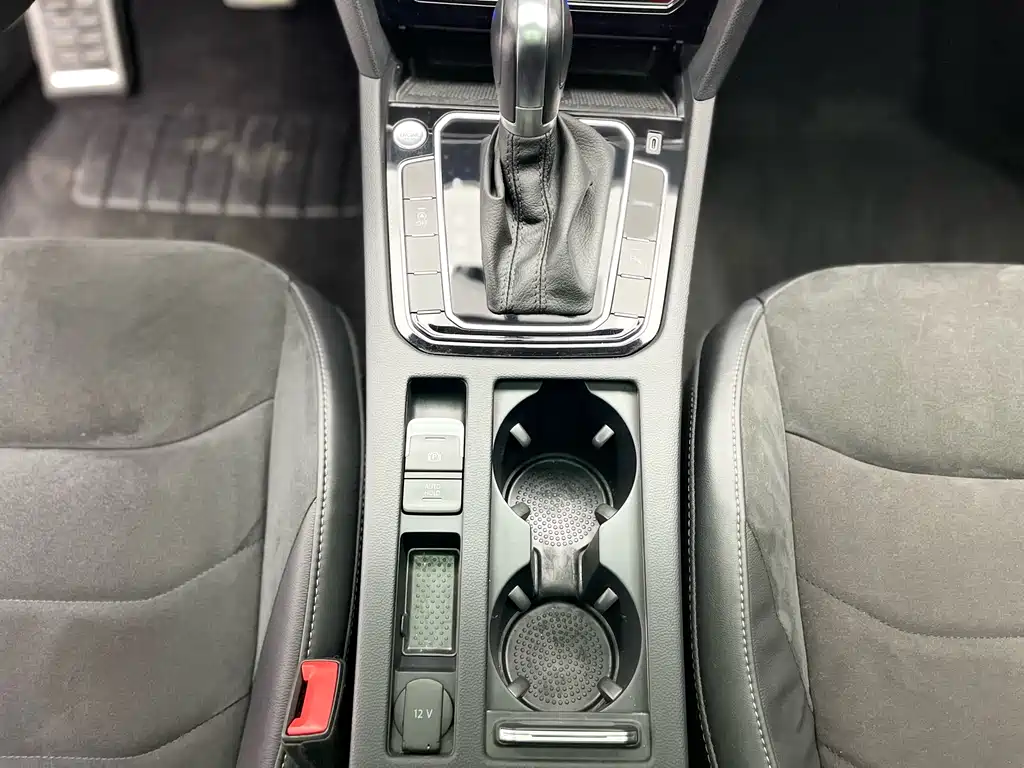 FAW-Volkswagen CC 2021 330TSI Xuanmu Edition