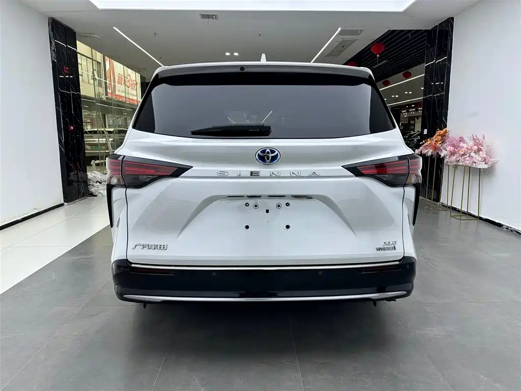 Sienna 2021 2.5L Hybrid Luxury Edition
