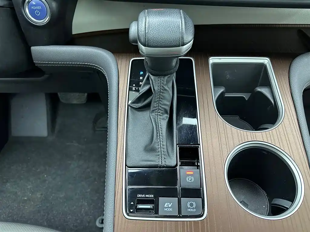 Sienna 2021 2.5L Hybrid Luxury Edition