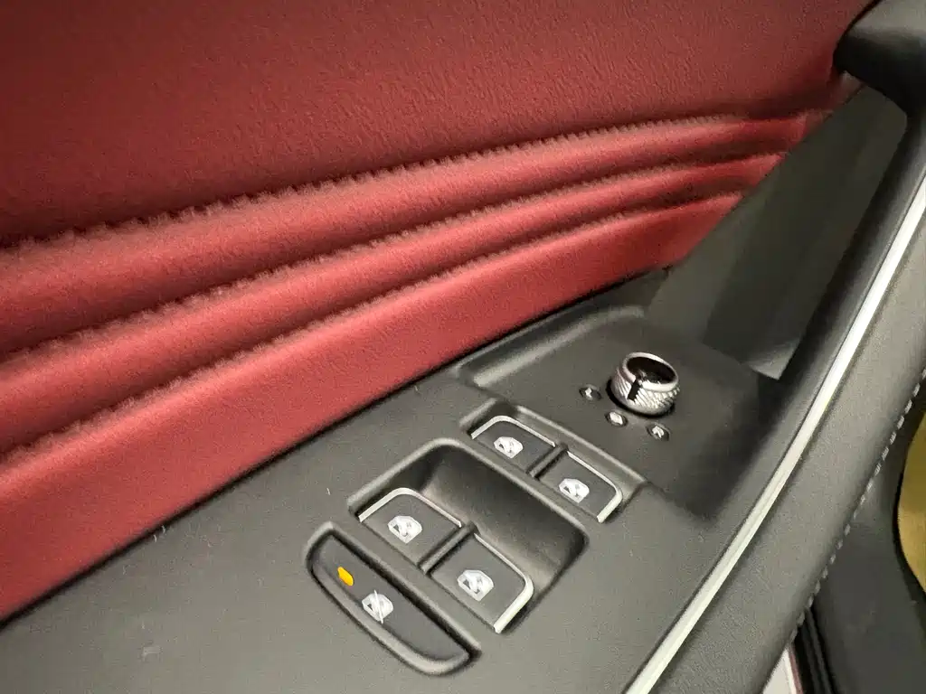 Hongqi HS5 2025 2.0T FWD Qixiang Pro