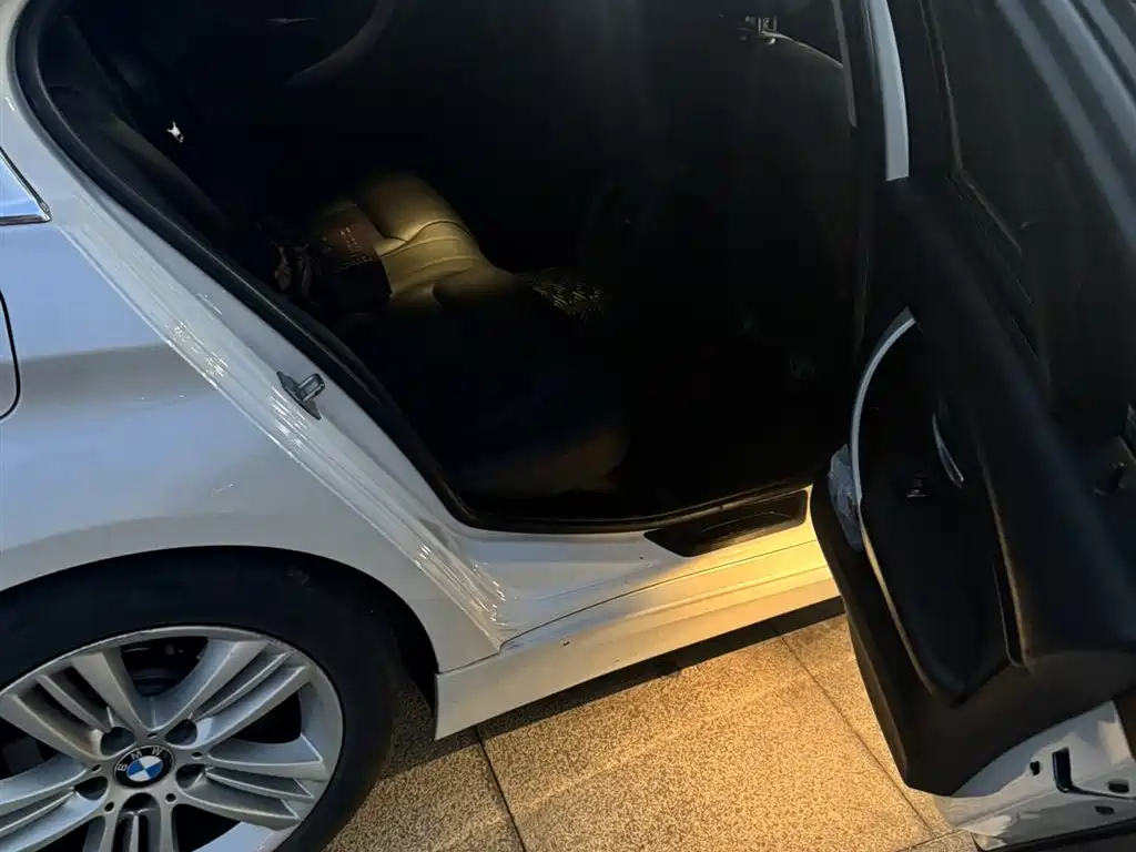 BMW 3 Series 2016 320Li Entry Level