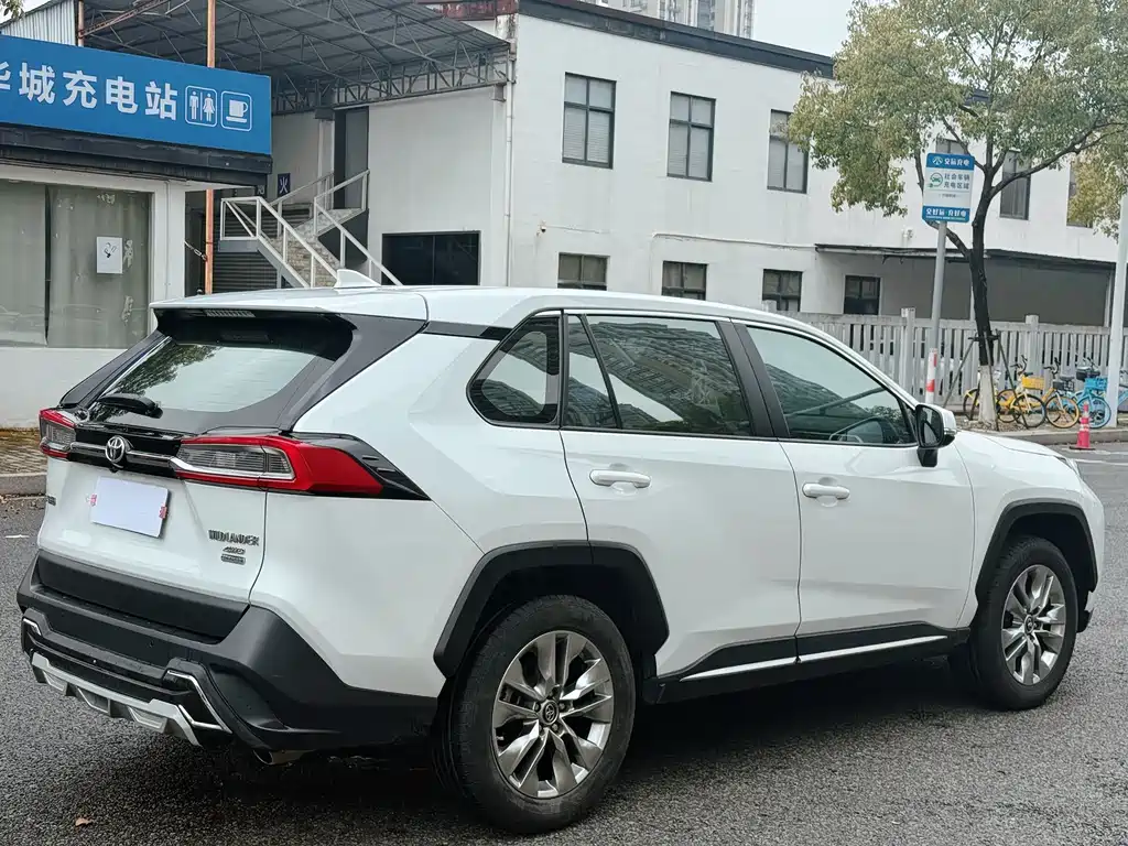 Toyota Wildlander 2022 2.0L CVT AWD Luxury Edition