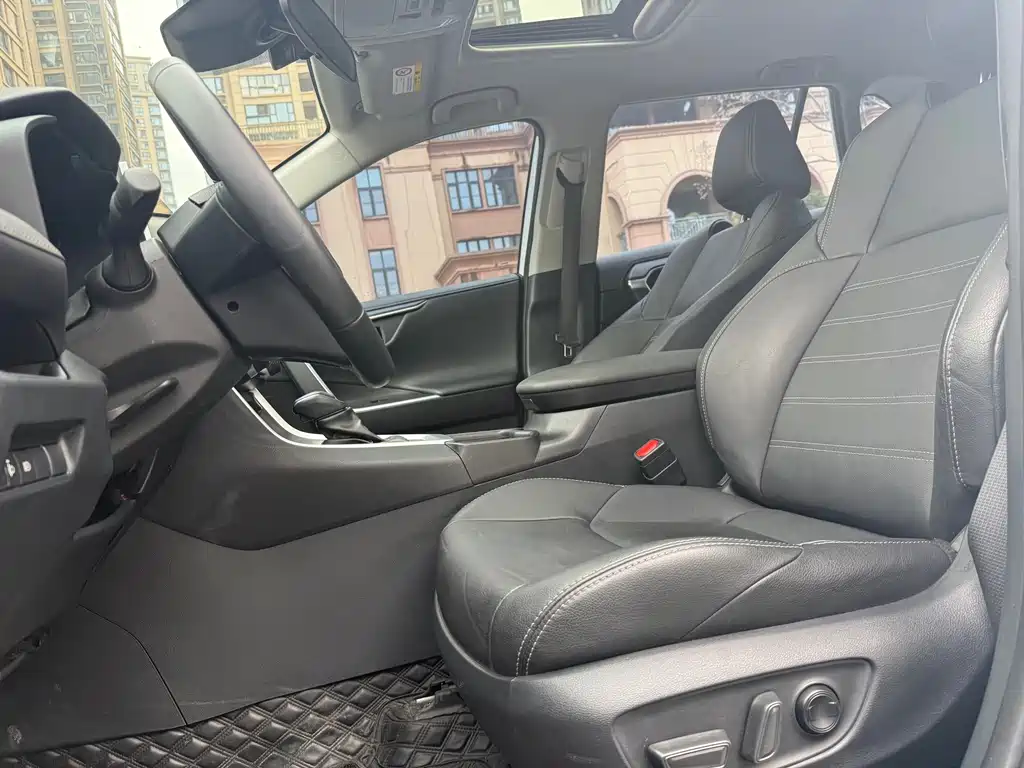 Toyota Wildlander 2022 2.0L CVT AWD Luxury Edition