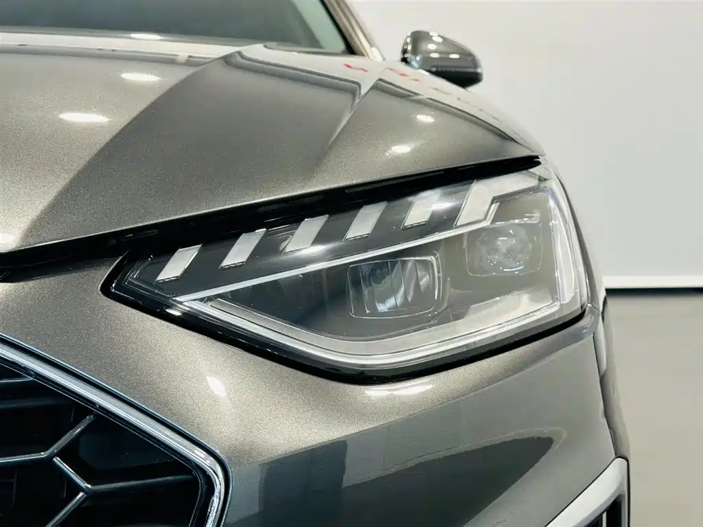 Audi A4L 2022 40 TFSI Fashion Dynamic Edition