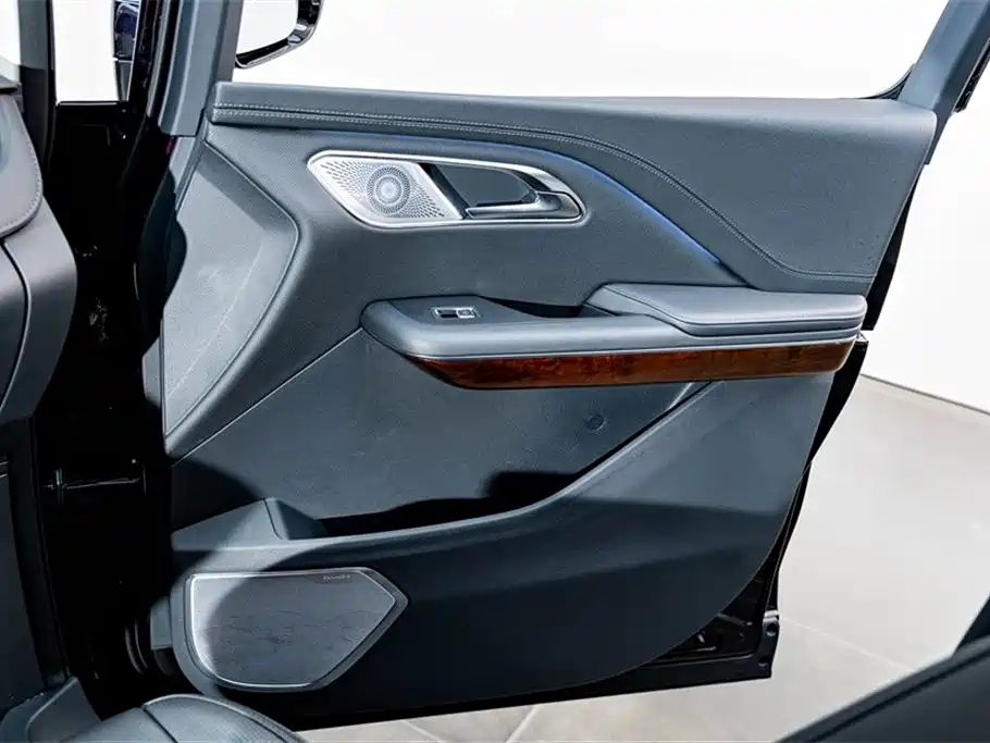 Hongqi HQ9 2024 2.0T Luxury