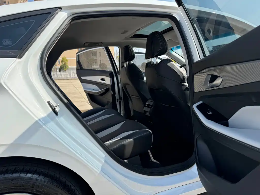 Geely Binrui COOL 1.5T DCT Champion Edition