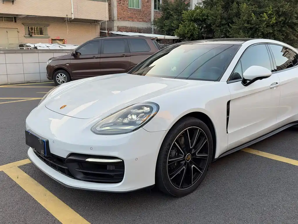 Porsche Panamera 2023 Panamera 2.9T Platinum Edition