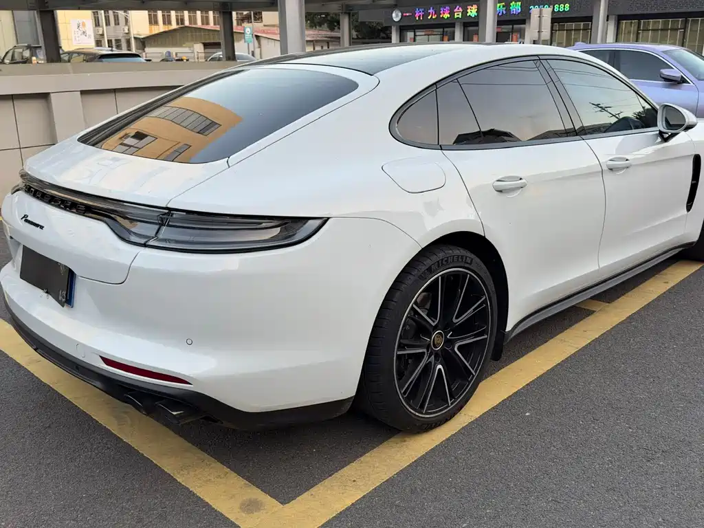 Porsche Panamera 2023 Panamera 2.9T Platinum Edition