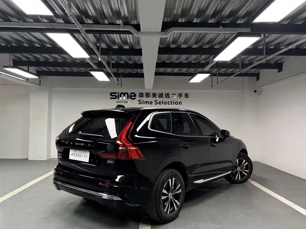 Volvo XC60 2024 B5 AWD Momentum