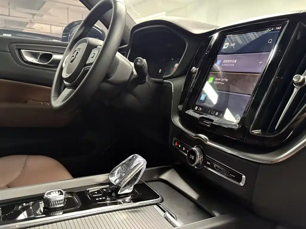 Volvo XC60 2024 B5 AWD Momentum