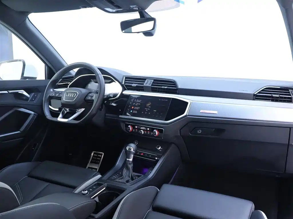 Audi Q3 35 TFSI S line