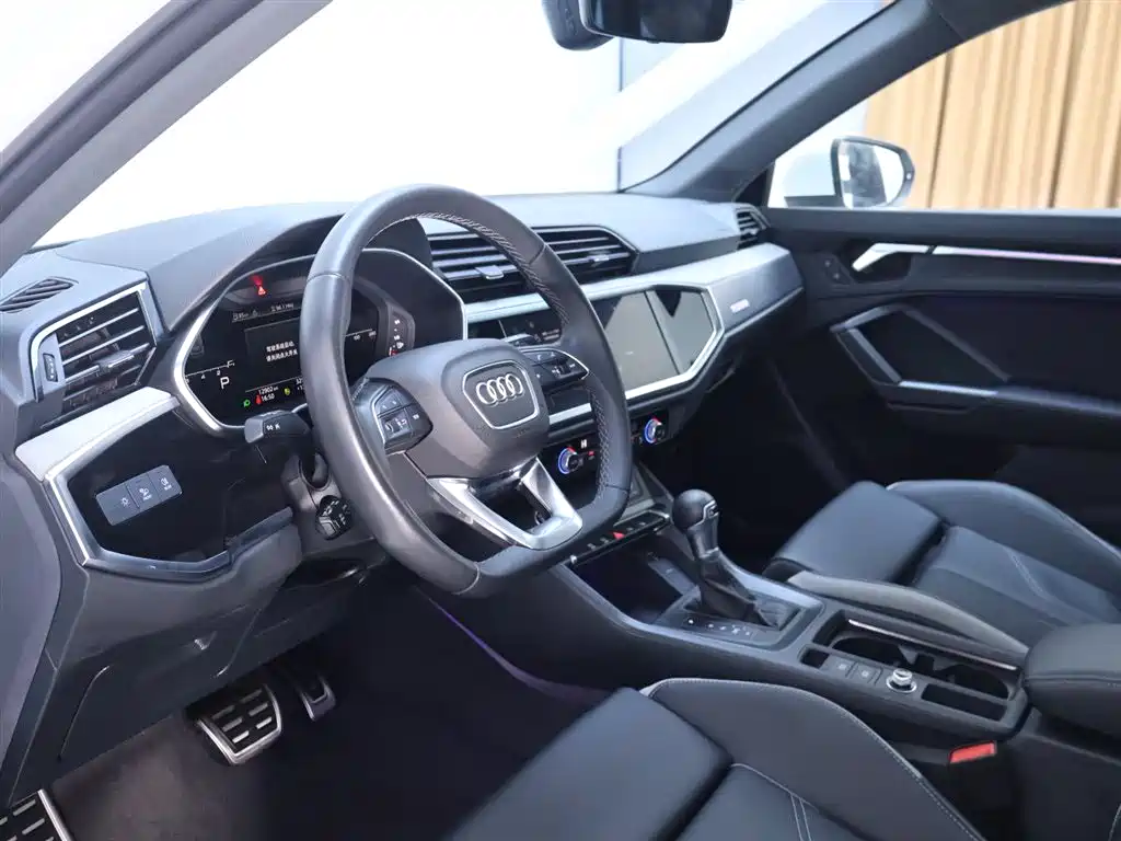 Audi Q3 35 TFSI S line