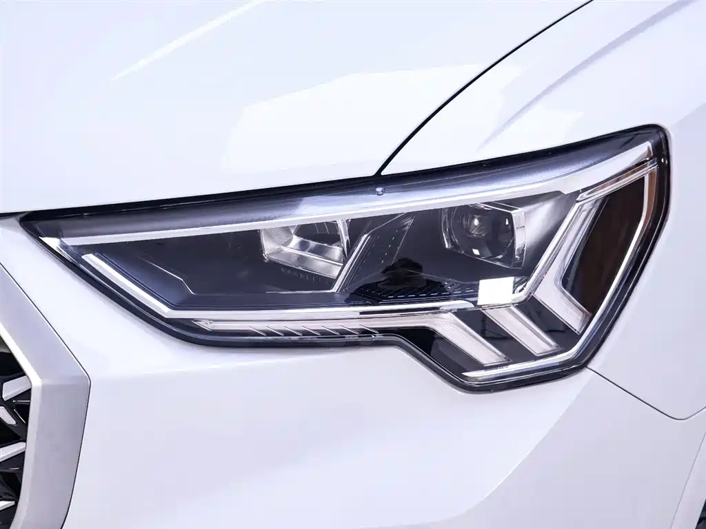 Audi Q3 35 TFSI S line
