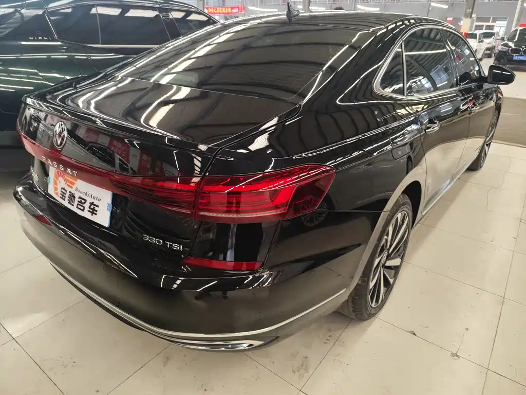 Volkswagen Passat 2023 Facelift 330TSI Luxury Edition