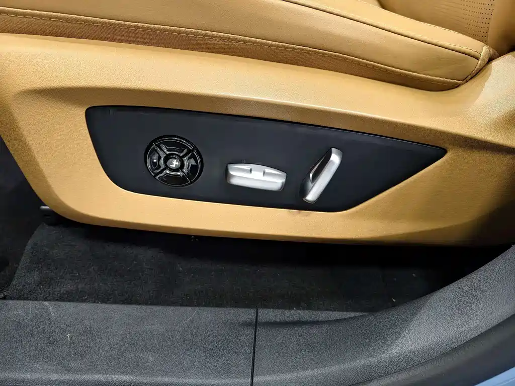 Li ONE 2021 Extended Range 6-Seater Edition
