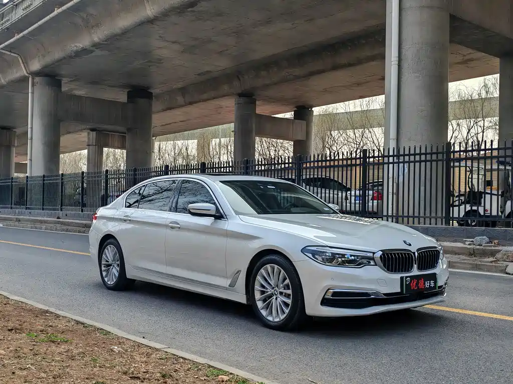 BMW 5 Series PHEV 2020 530Le Pioneer Edition