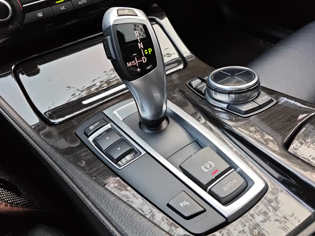 BMW 5 Series 2013 530Li Luxury Edition