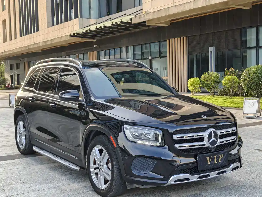 Mercedes-Benz GLB 180 Dynamic Edition 2021