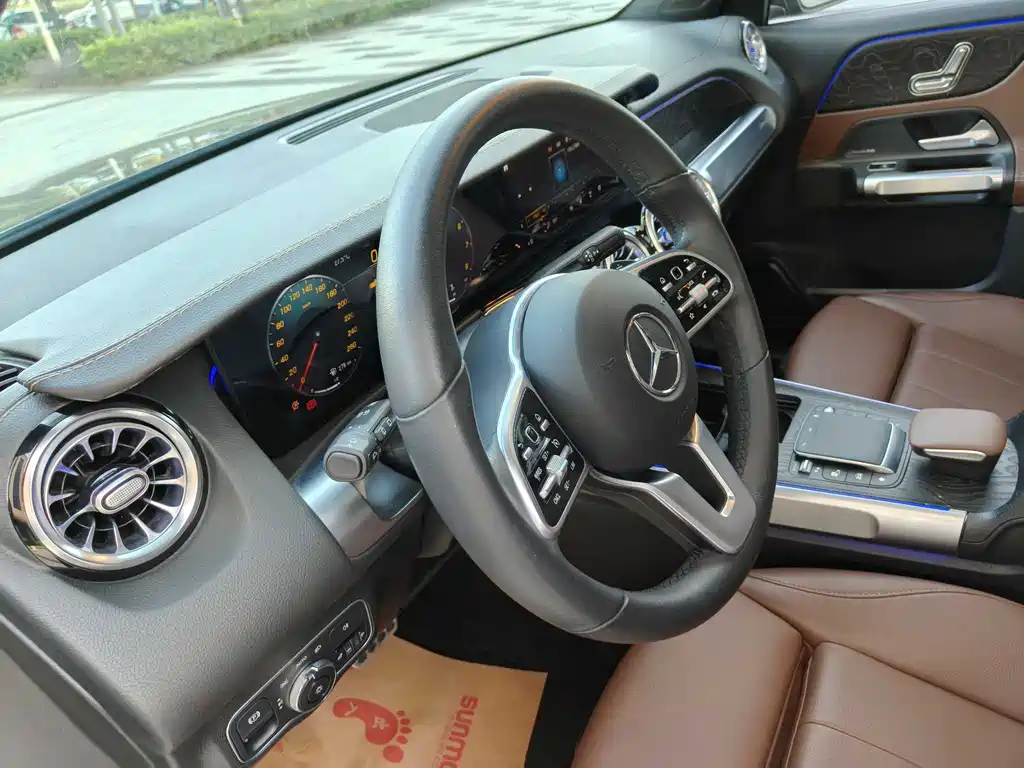 Mercedes-Benz GLB 180 Dynamic Edition 2021