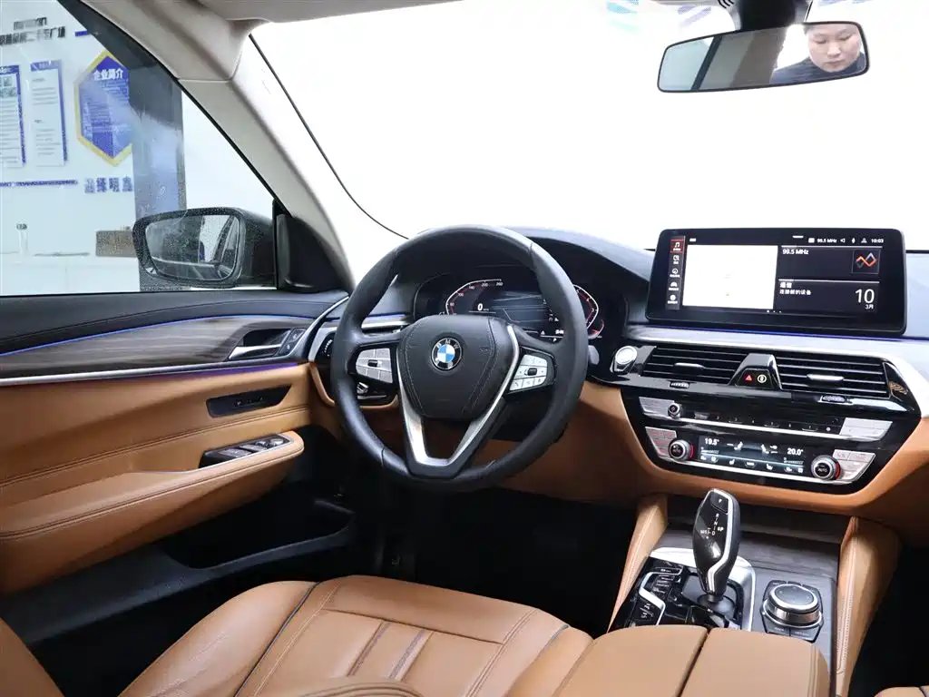 BMW 6 Series Gran Turismo 630i Luxury Line 2021