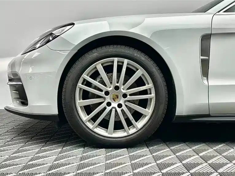 Porsche Panamera 4 Executive LWB 3.0T (2017)