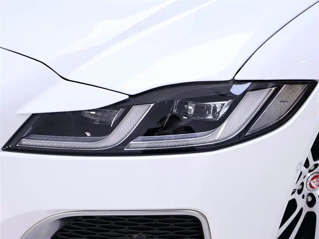 Jaguar XFL 2024 P250 RWD Premium Luxury Edition