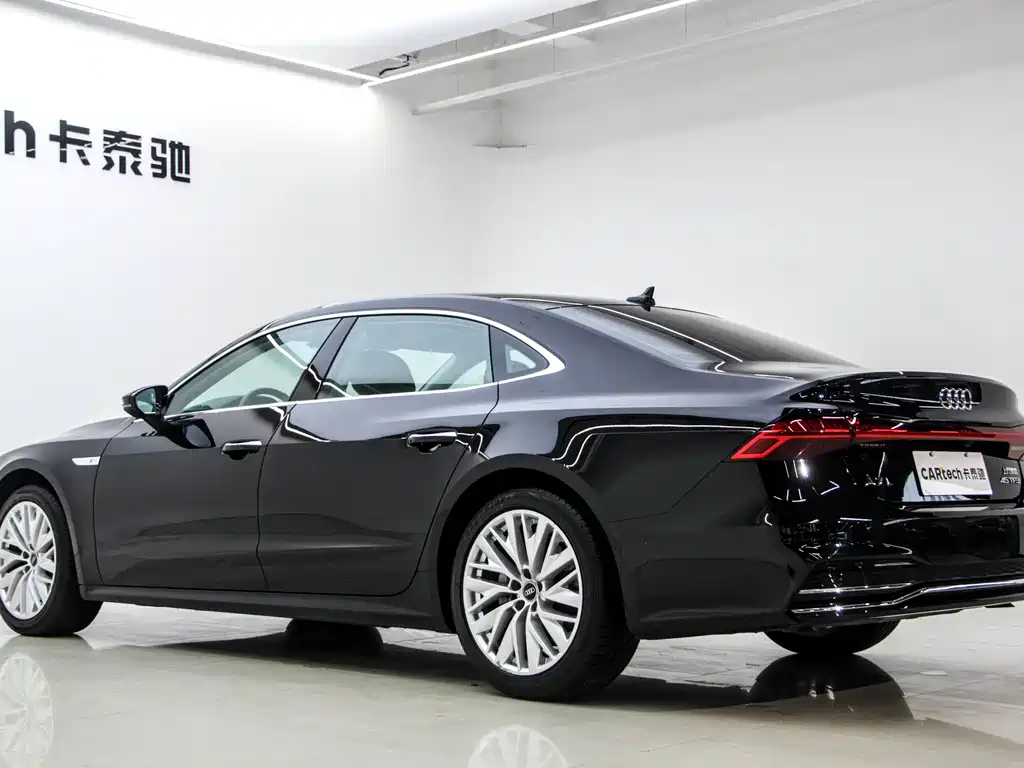 Audi A7L 2024 45 TFSI S-line Dream Edition Crystal Package