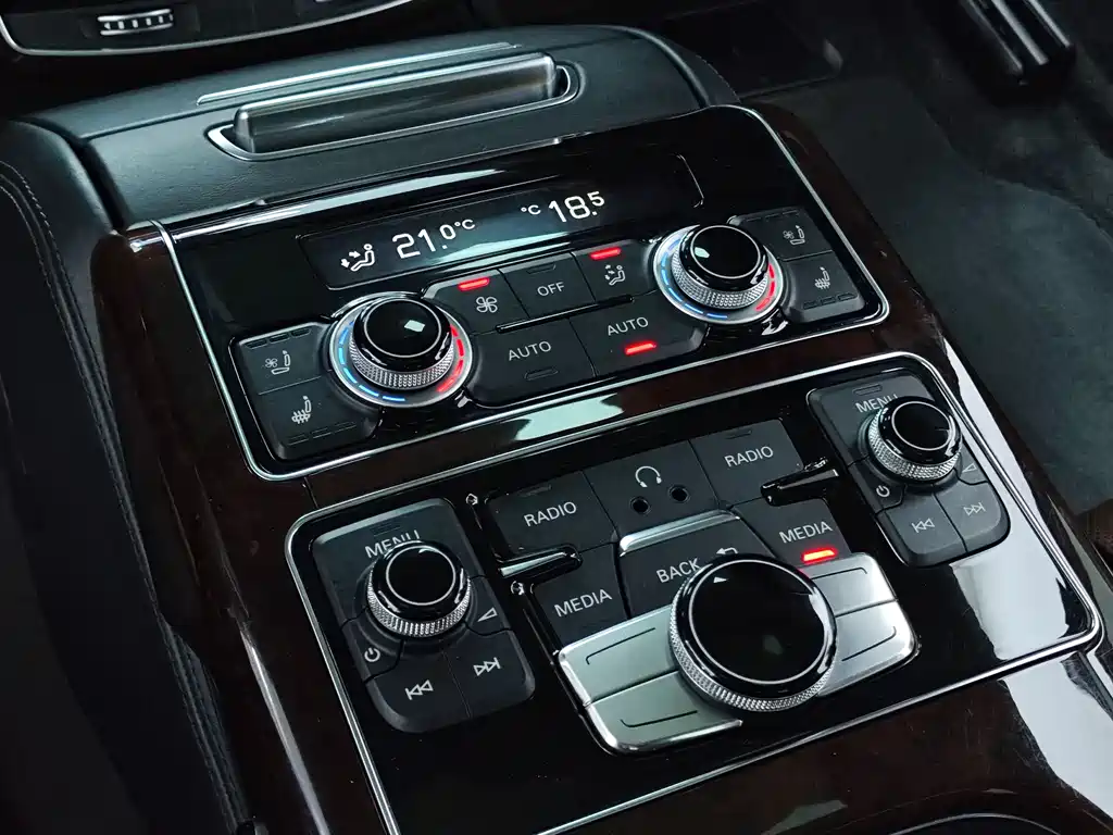 Audi A8L 45 TFSI quattro