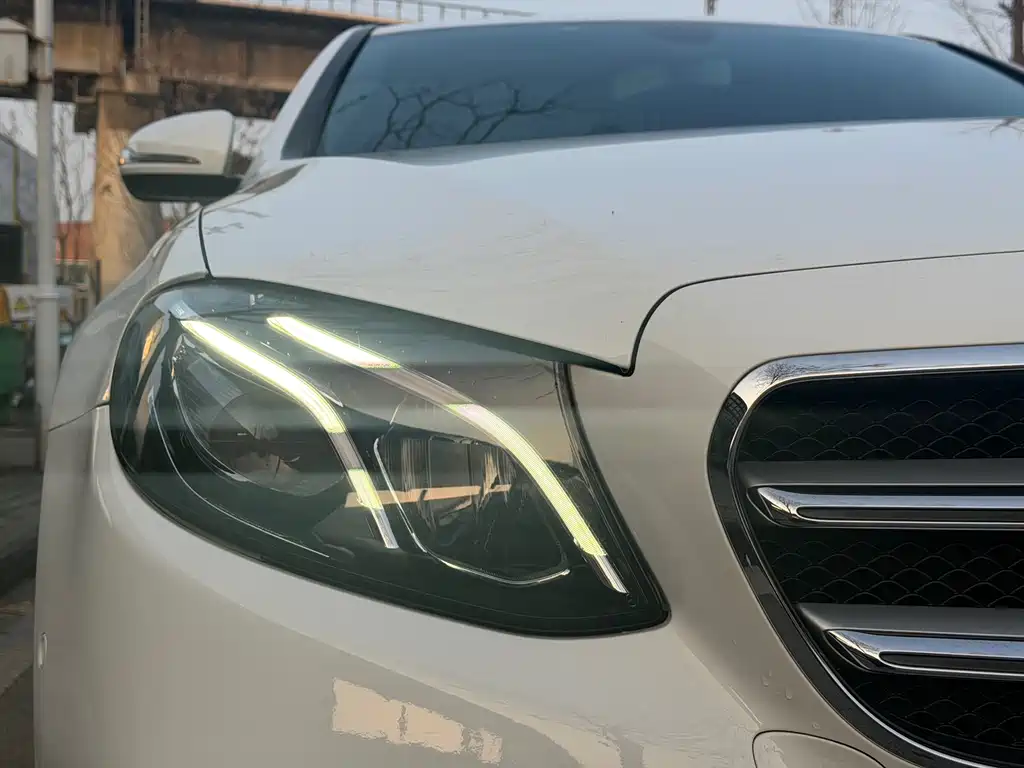 Mercedes-Benz E-Class 2019 E 260 L
