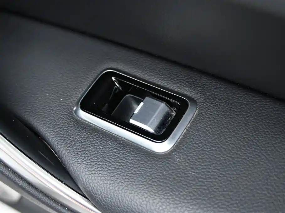 Jaguar XFL 2023 XFL 2.0T P200 RWD Elite Luxury Edition