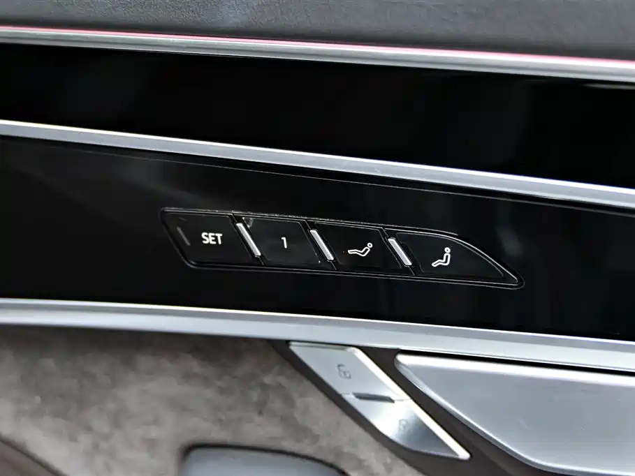 Audi A8L 60 TFSIe quattro Collector's Edition