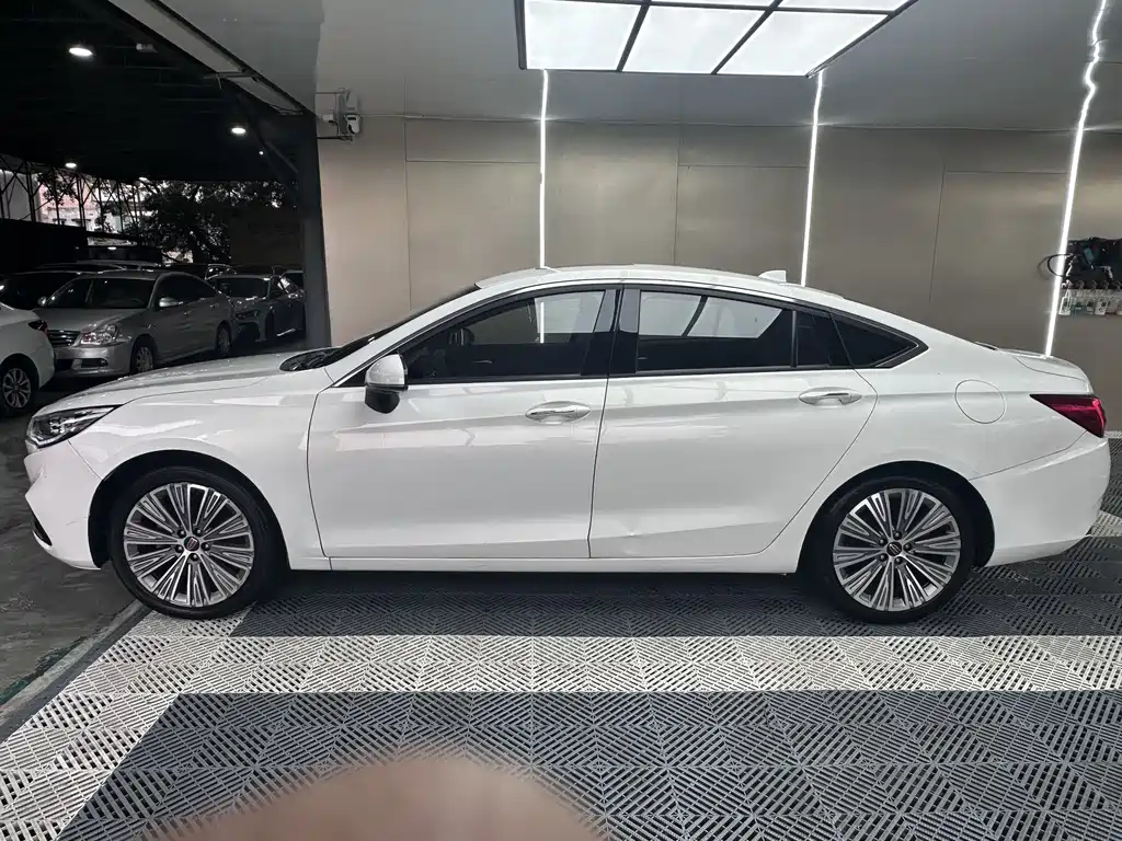 Hongqi H5 2020 1.5T DCT Qiyun Edition