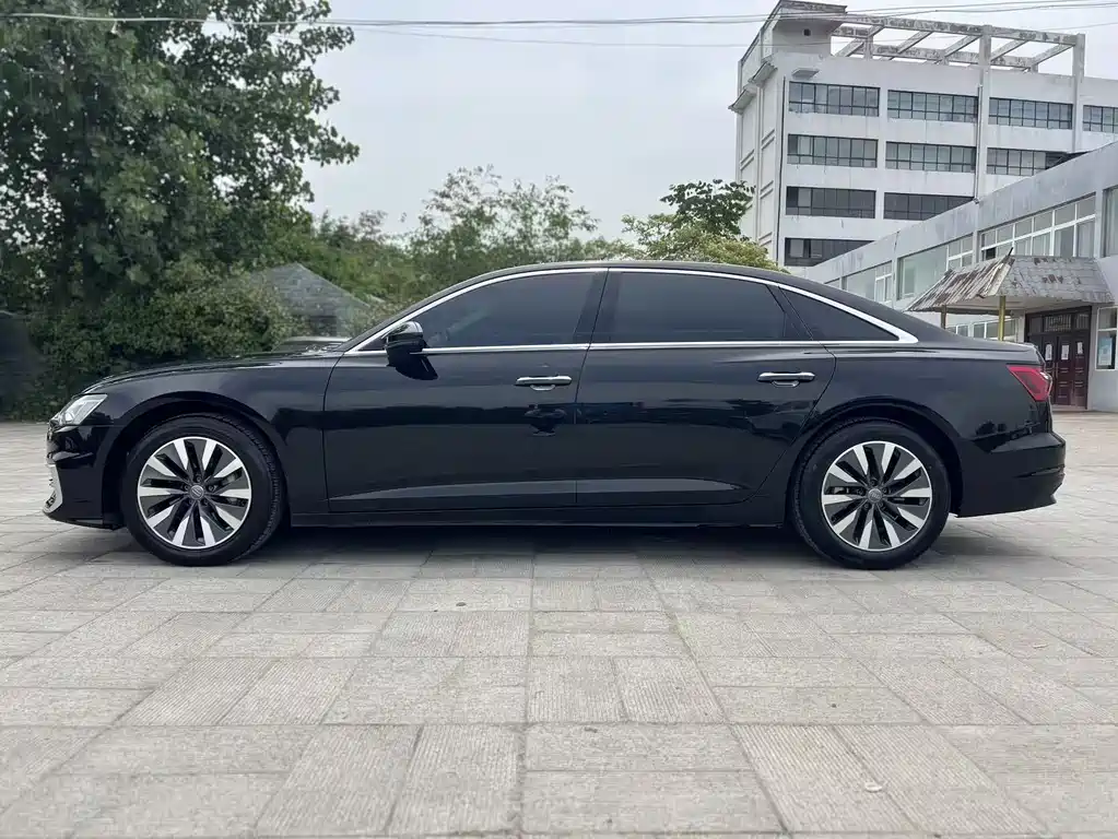 Audi A6L 2021 45 TFSI Zhenxuan Zhiya Edition