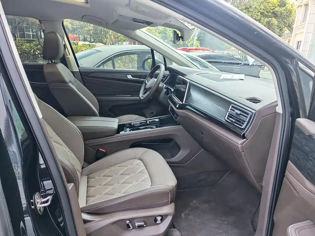 Viloran 2024 380TSI Prestige Edition