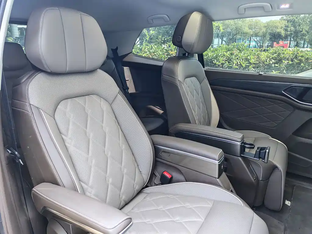 Viloran 2024 380TSI Prestige Edition