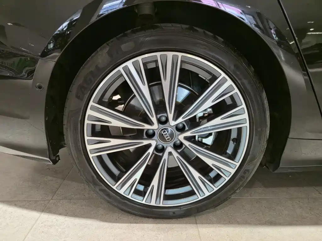 Audi A6L 2025 45 TFSI Premium Dynamic