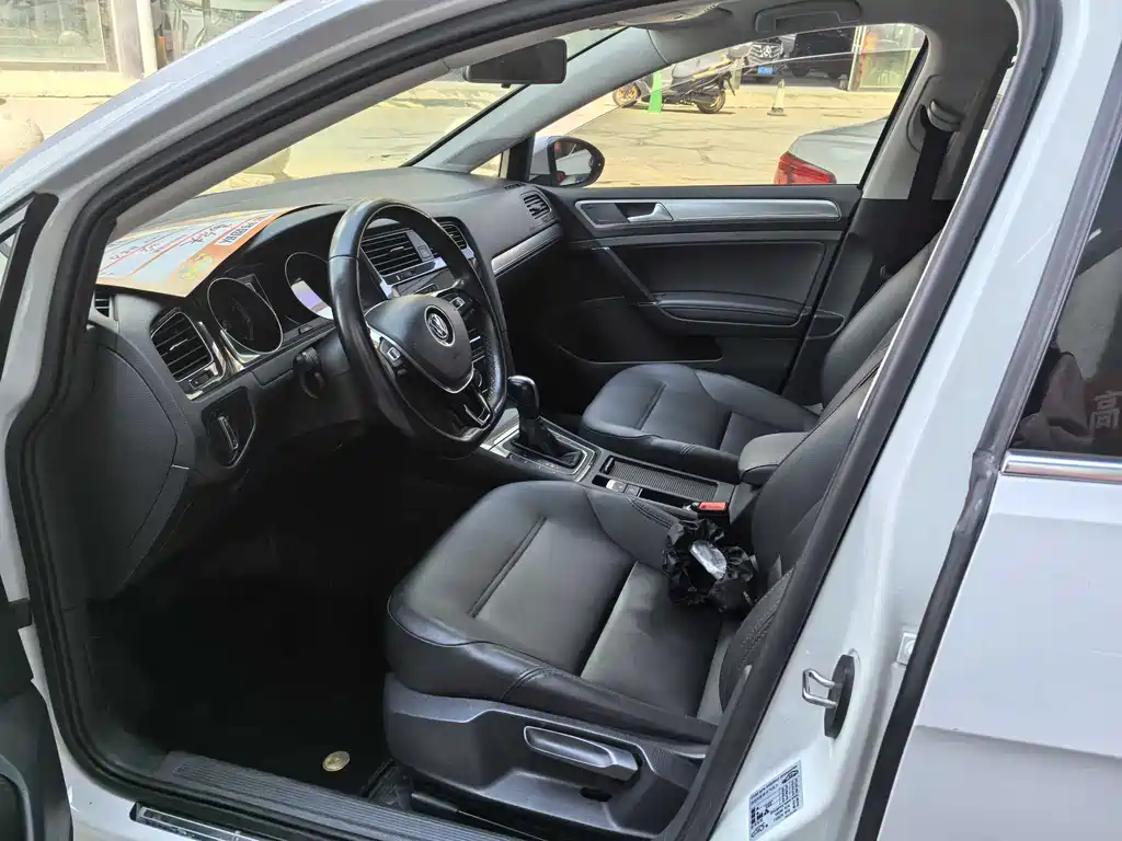 Volkswagen Golf 2018 1.6L Automatic Comfort