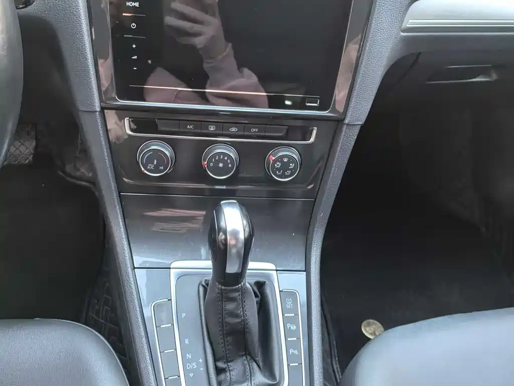 Volkswagen Golf 2018 1.6L Automatic Comfort