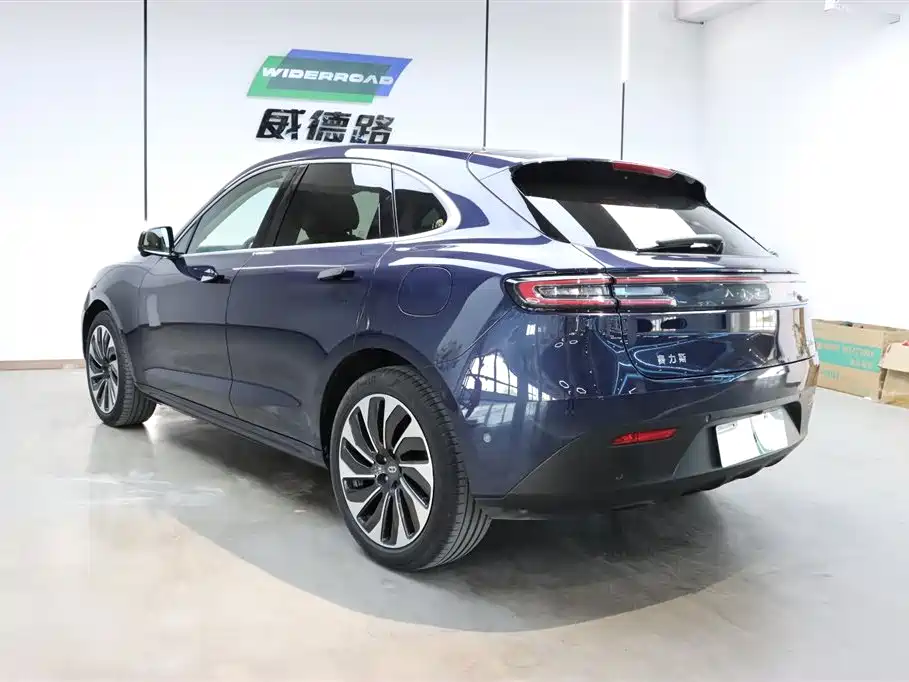 AITO M5 2022 EREV AWD Ultimate Edition